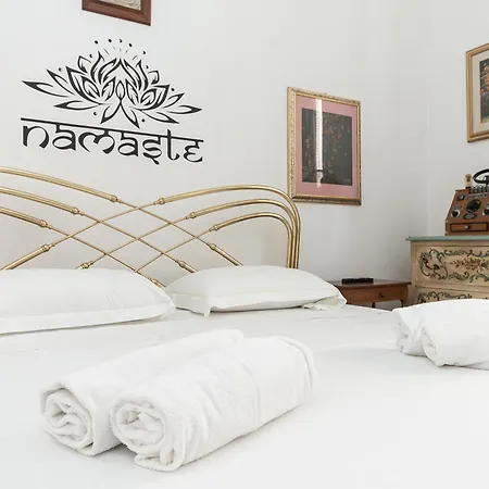 Steps From The Galliera Hospital And The Historic Center Apartamento