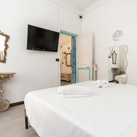 Apartment Steps From The Galliera Hospital And The Historic Center