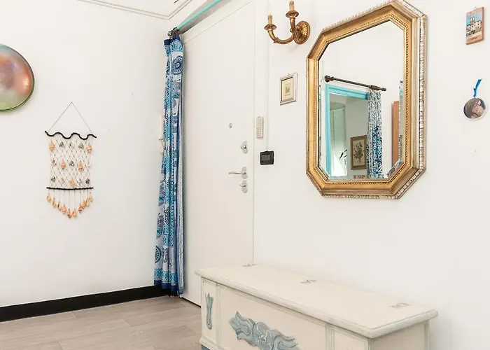 Steps From The Galliera Hospital And The Historic Center *