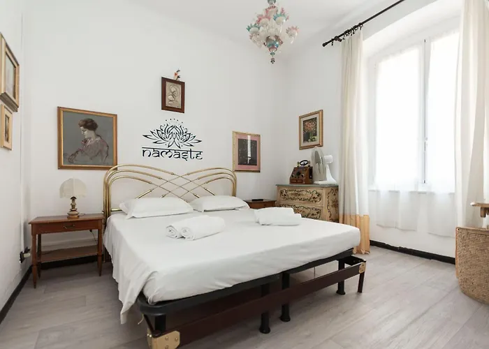 アパート Steps From The Galliera Hospital And The Historic Center